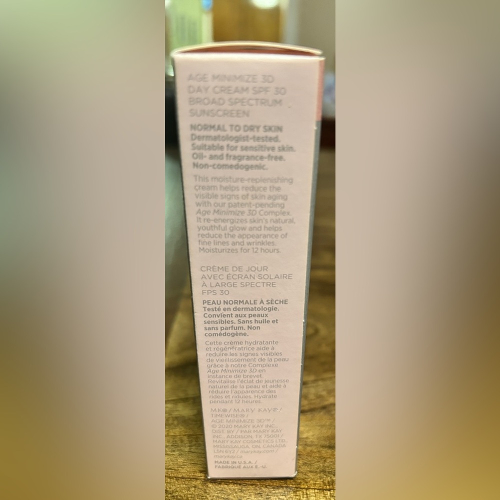 Mary Kay TimeWise Age Minimize 3D Day Cream - 1.7oz - Picture 2 of 4